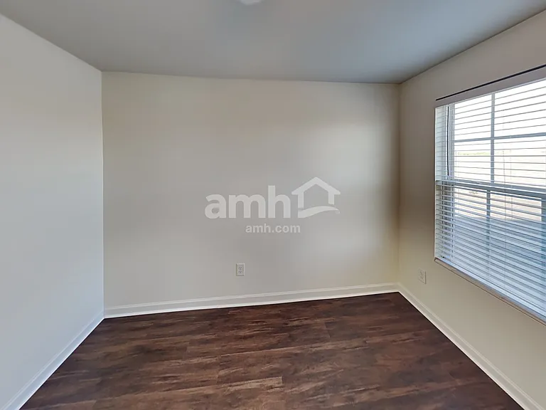 661 Wolfeboro Ln — Photo 18