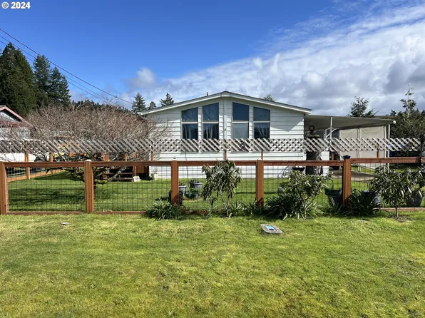 430 Rugh Ln, Lakeside, OR 97449