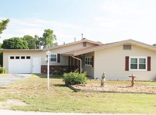 513 Ridgeview Dr, Ridgedale, MO 65739