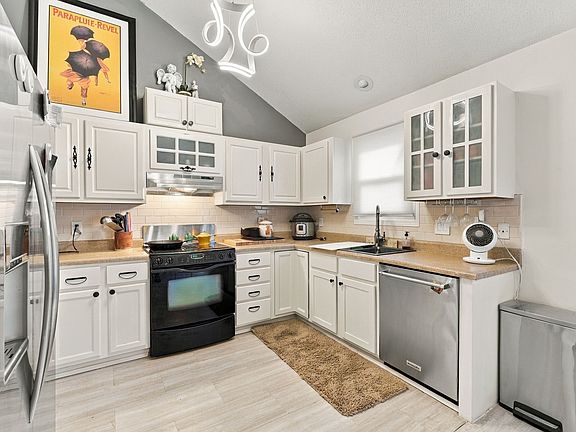 5th image of 101 SW Countrywood Ln