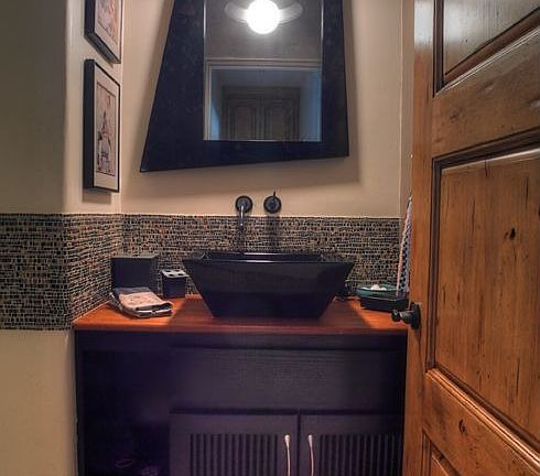 Full Bath 3 vanity area