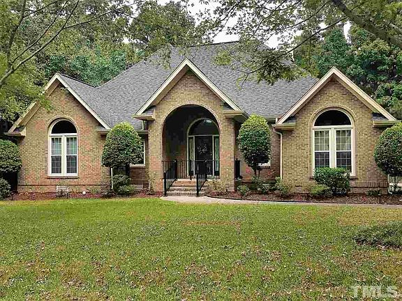 5th image of 409 Nichols Farm Dr