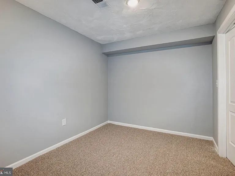 6955 Aquamarine Ct — Photo 24