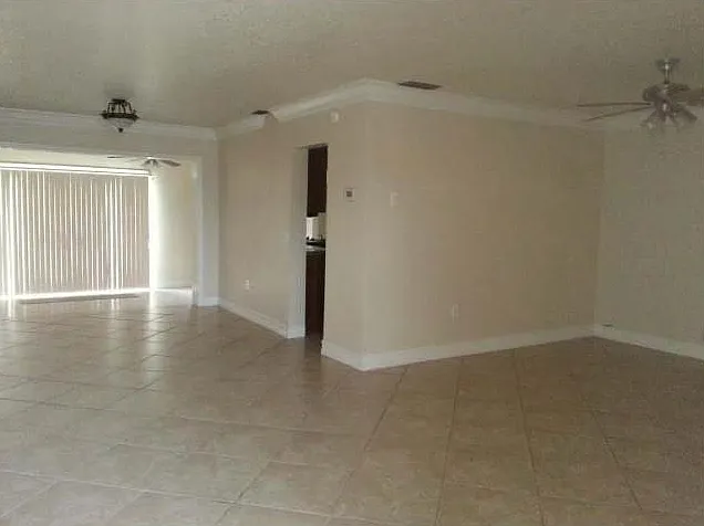 11440 NW 40th Pl — Photo 12