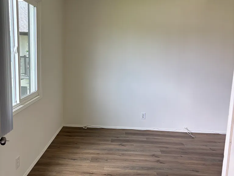 371 N Oak St #F — Photo 18