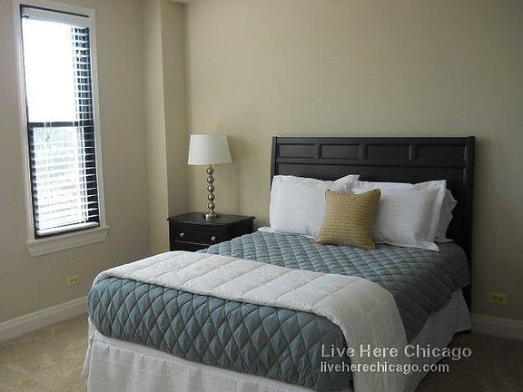 3rd image of 2301 N Lincoln Ave #820