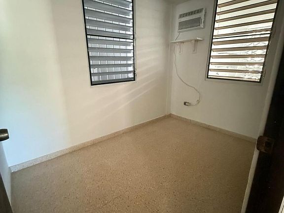 3rd image of 24 Calle Marginal Luchetti