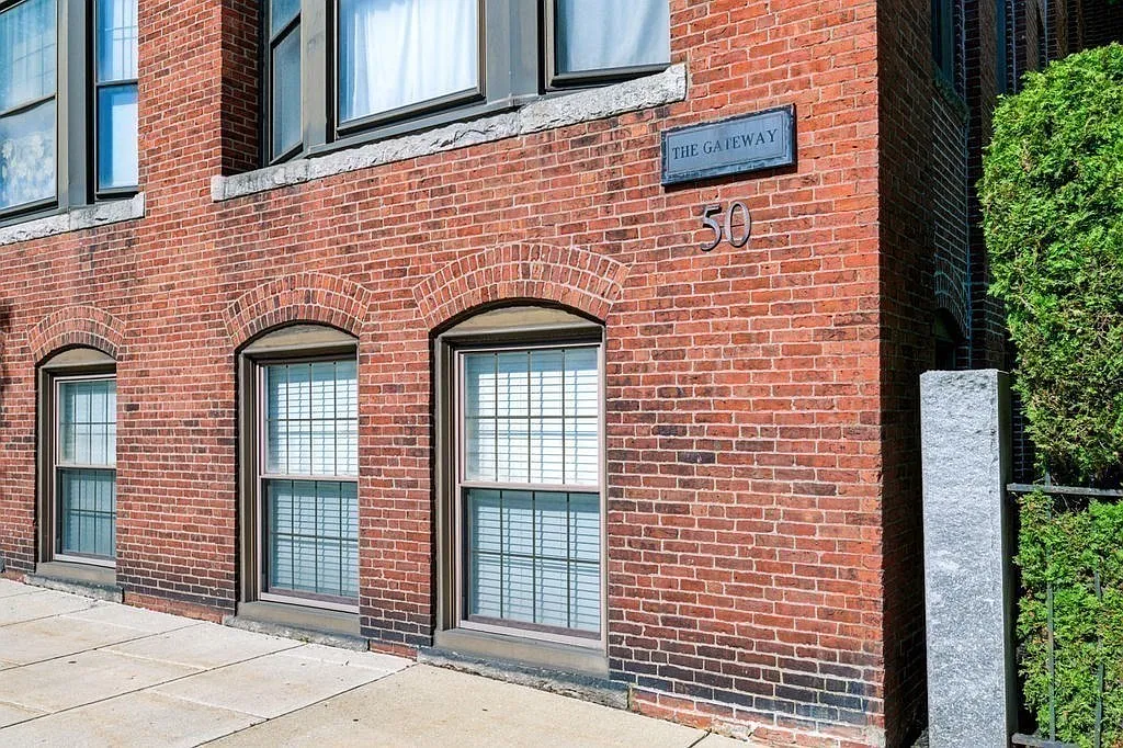 2 bed, 1.5 bath, 1027 sqft, $2,950 — Photo 4