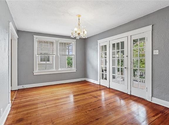 3rd image of 2830 Audubon St