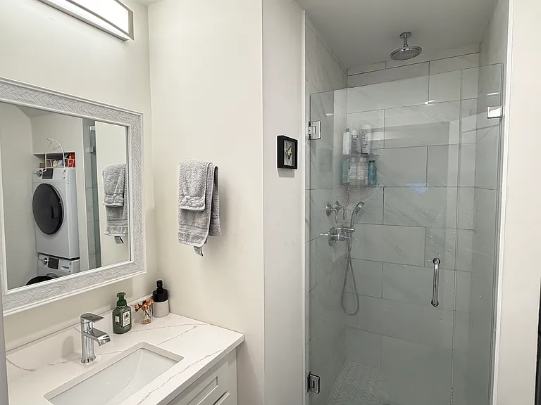 9 Douglas St #1 — Photo 4