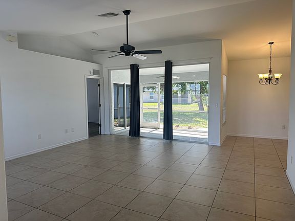 4th image of 2212 NW 18th Ave