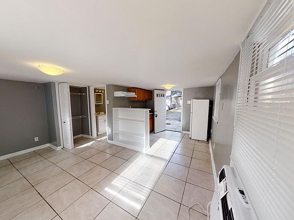4th image of 1414 Ingleside Ave #A