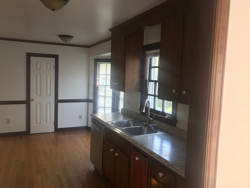 1st image of 340 James River Dr