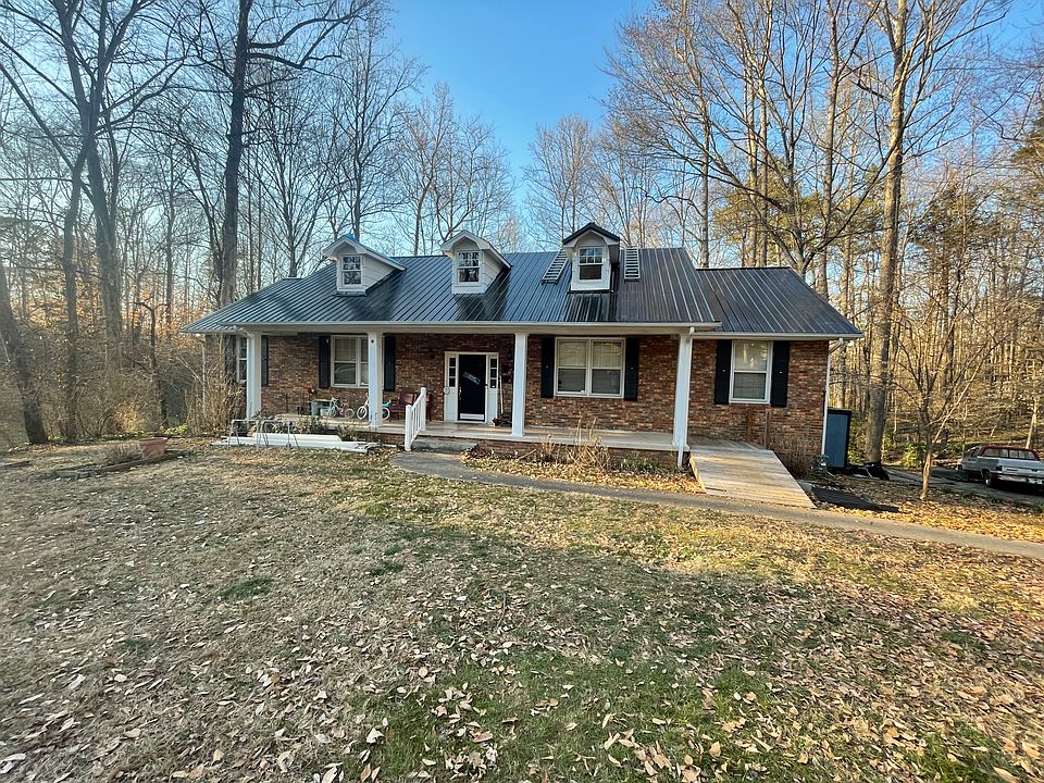 1st image of 18 Brewster Ln #A