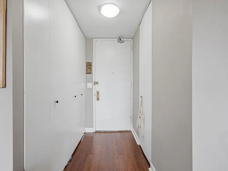 655 W Irving Park Rd #412 — Photo 10