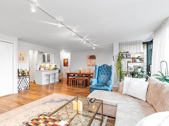 4th image of 10-34 166th St #3C