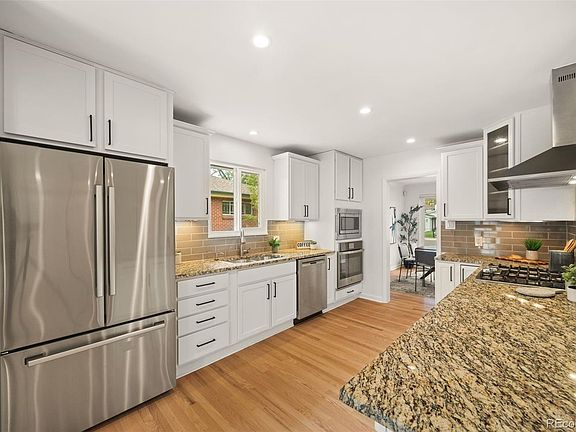 4th image of 214 Hudson Street