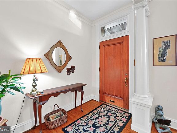 5th image of 640 W Chestnut St