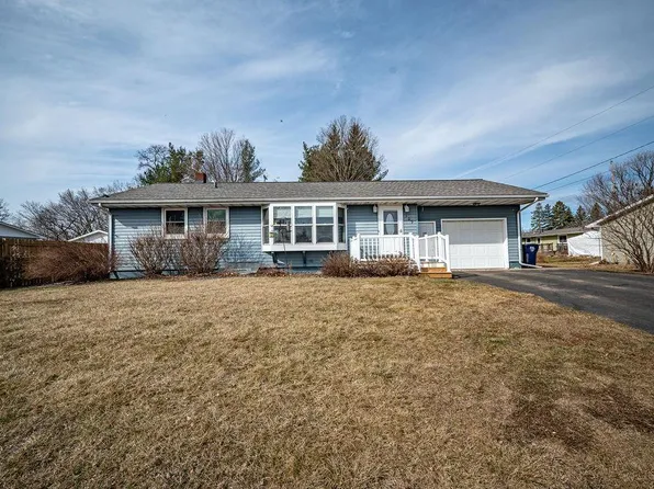 109 Halls Hill St, Ellsworth, WI 54011