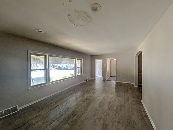 3rd image of 11527 S Parnell Ave