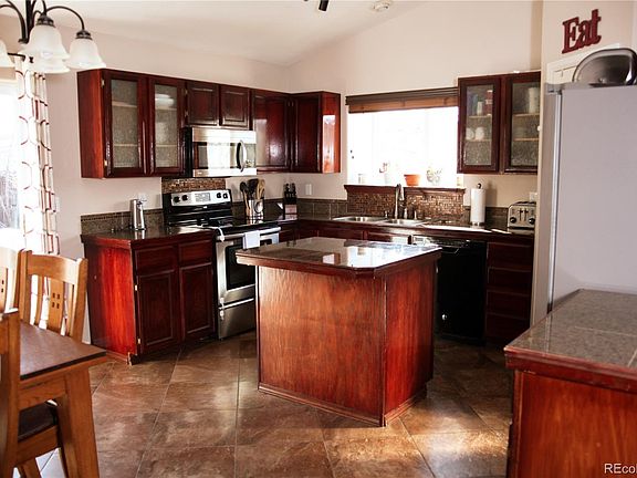 5th image of 1113 Canyon Dr