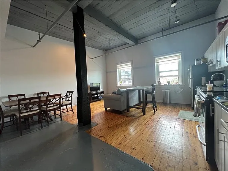 212 45th St #3-C — Photo 8