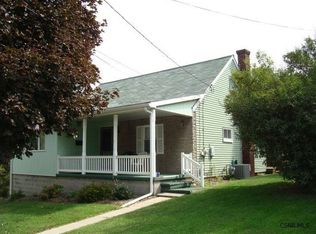 8 N Lynn Ave, Somerset, PA 15501