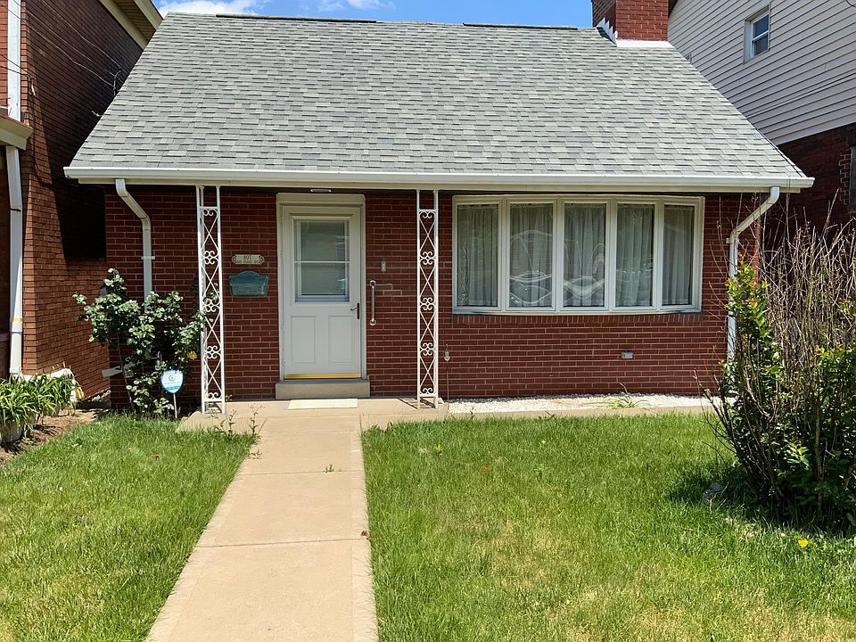 Adorable home has a level entrance boasting an open concept living/dining/kitchen.
