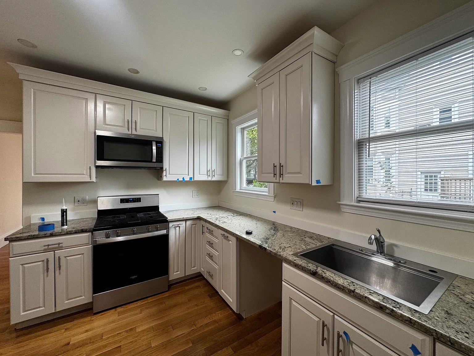 3 bed, 1400 sqft, $3,600 — Photo 2