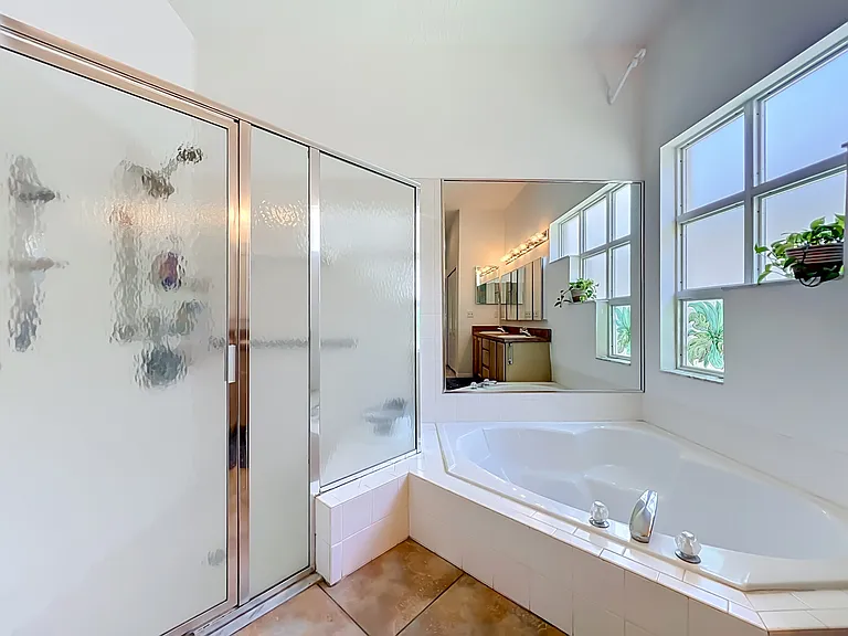2125 Emerald Green Cir — Photo 45