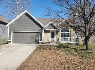 1126 E Charlotte Town Rd, Olathe, KS 66061