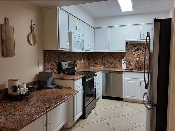 4th image of 509 Roma Ct APT 108