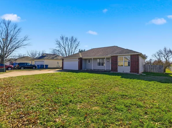 605 S Sunmeadow Drive, Strafford, MO 65757