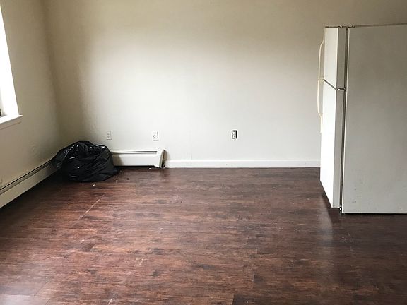 2nd image of 300 Palisade Ave APT 2
