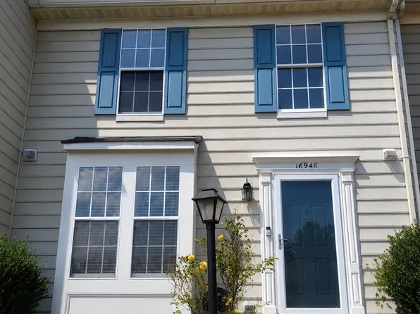 16948 Monmouth Ct, Dumfries, VA 22026