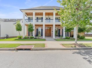 805 Waterview Rd, Youngsville, LA 70592
