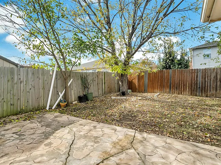 8105 Flowertree Dr — Photo 24