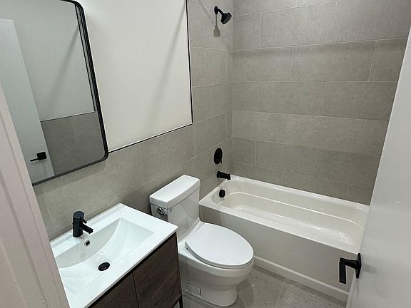 5th image of 157-159 Roseville Ave #5