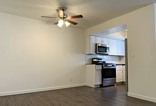 1012 E Acacia Ave #105 Photo 1