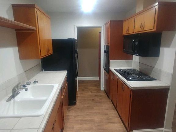 4th image of 408 Amador Ct