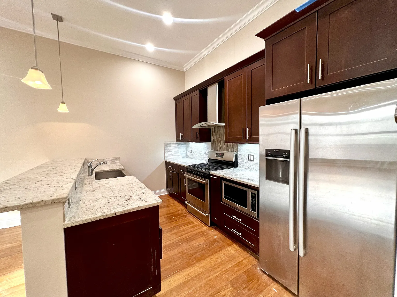 1 bed, 890 sqft, $2,550 — Photo 4