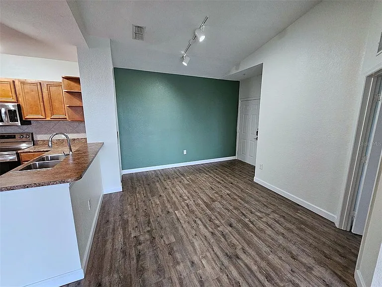 8335 38th Street Cir E #305 — Photo 7