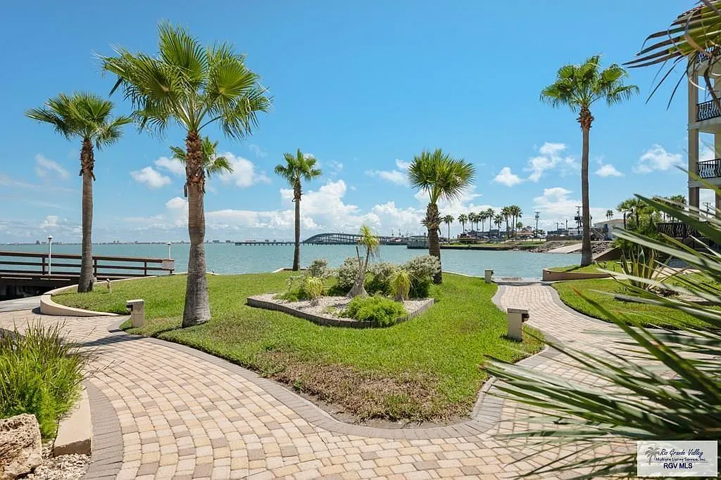 3 bed, 2.0 bath, 1500 sqft, $3,500 — Photo 3