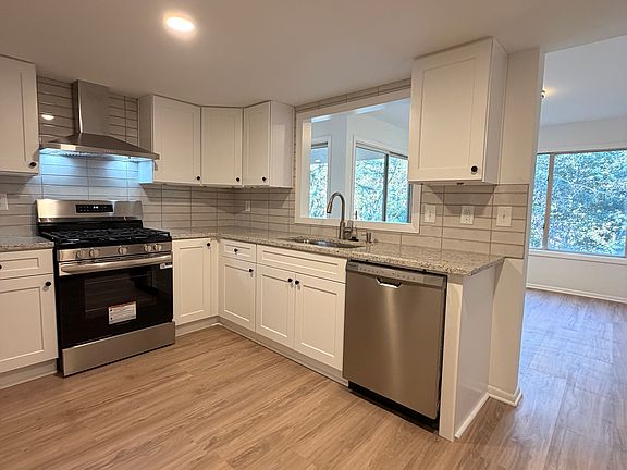 3rd image of 48 Little Silver Ct SE