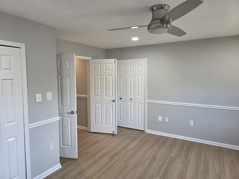 8587 Burlington Ct — Photo 16