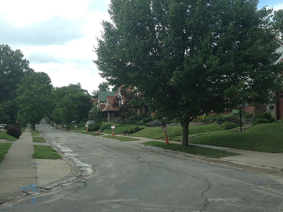 2nd image of 51 E Vernon Ln