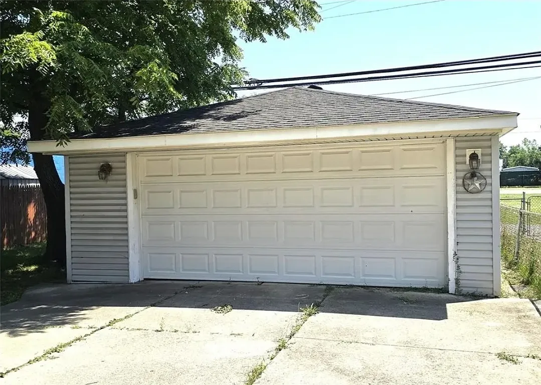 3 bed, 1000 sqft, $1,850 — Photo 2