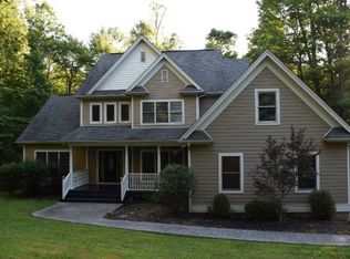 27 Chestnut Ln, Fayetteville, WV 25840