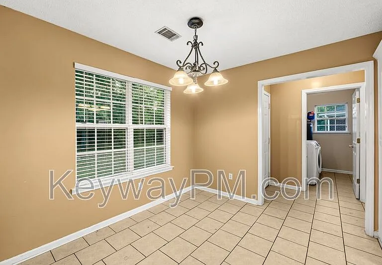 3013 Heron Ct — Photo 9