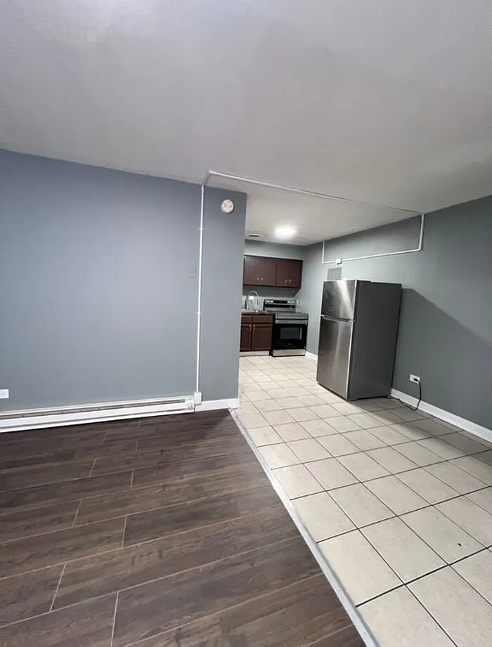 1 bed, 1.0 bath, 700 sqft, $1,100 — Photo 1
